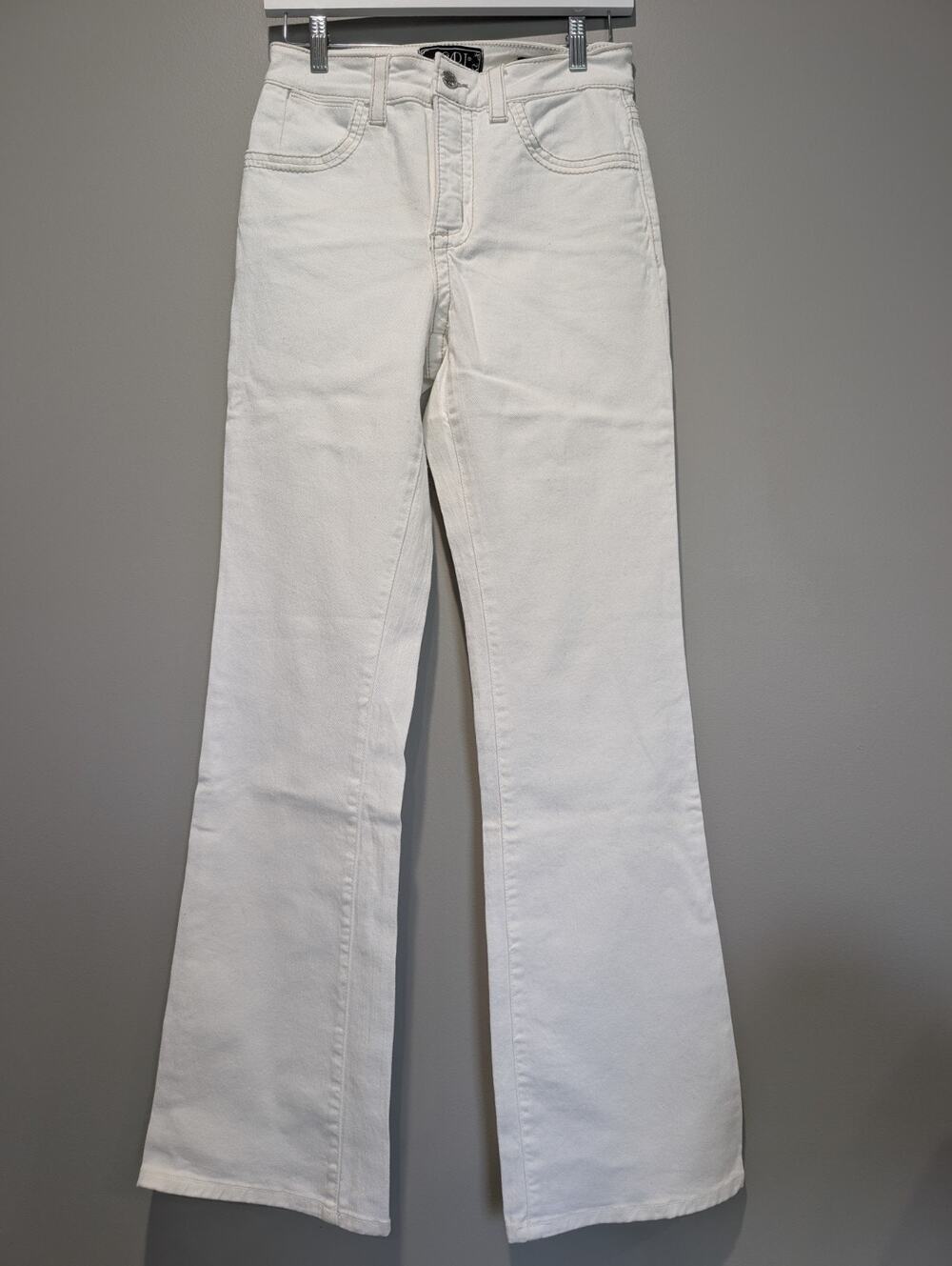 Western Coastal Cowgirl Size 2 White Bootcut Flare Mid Rise 32x10